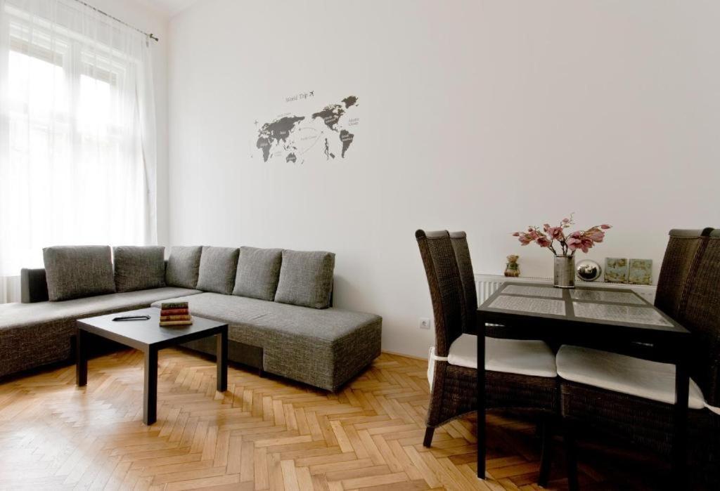 Balcony Apartment Budapest Exterior photo