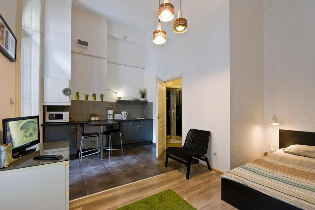 Balcony Apartment Budapest Exterior photo