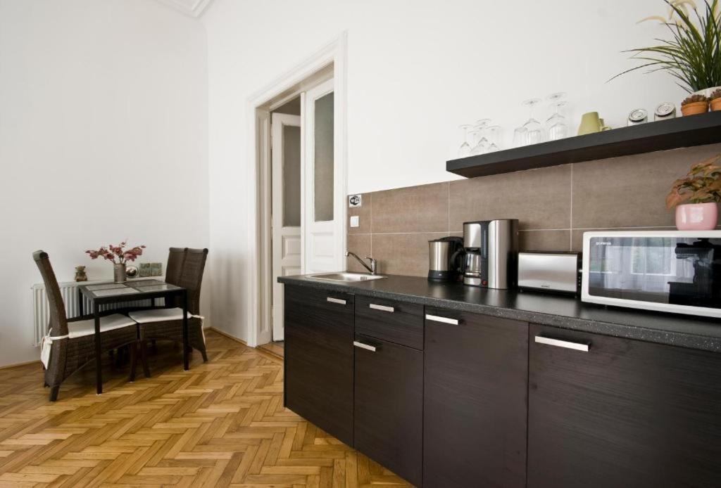 Balcony Apartment Budapest Exterior photo