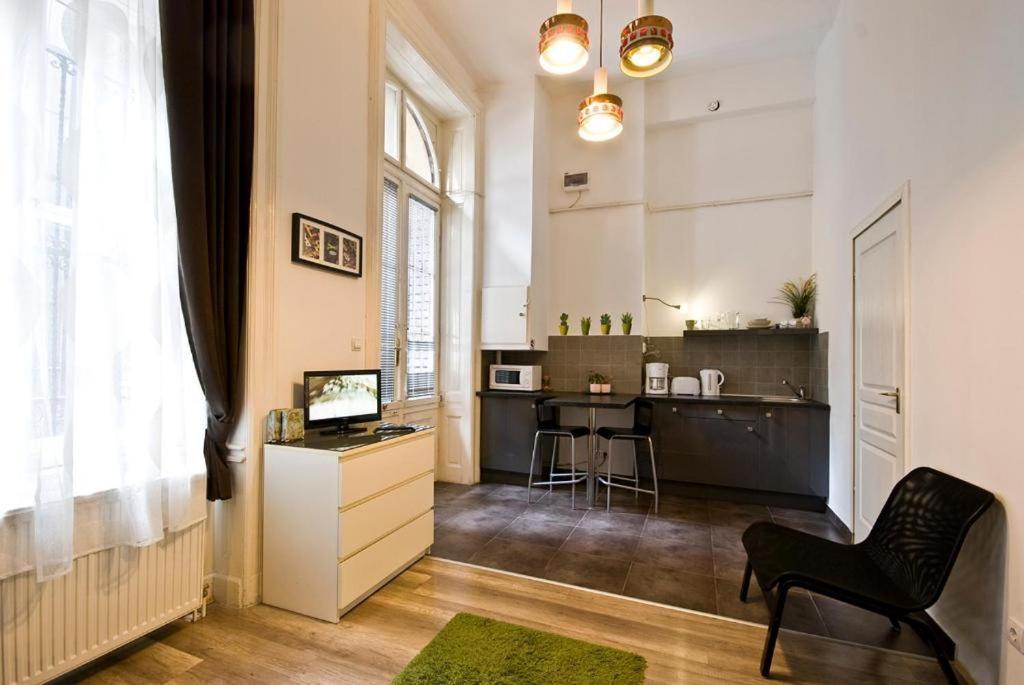 Balcony Apartment Budapest Exterior photo
